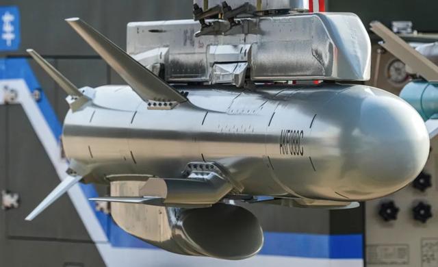 央视曝光，歼-16战斗机“神技”，电影《壮志凌云》剧情成现实？