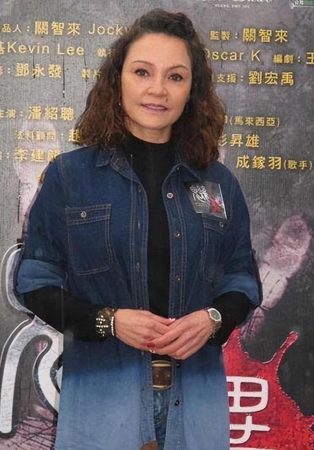 张柏芝母亲戴莎莉，16岁怀孕，四段婚姻，55岁还全裸拍三级片