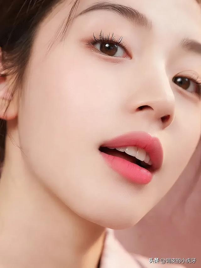 性感丰满 嘴唇丰厚饱满 具有性感魅力