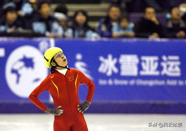 50万韩民请愿总统府，韩国队员下跪道歉，看看韩国有多脏