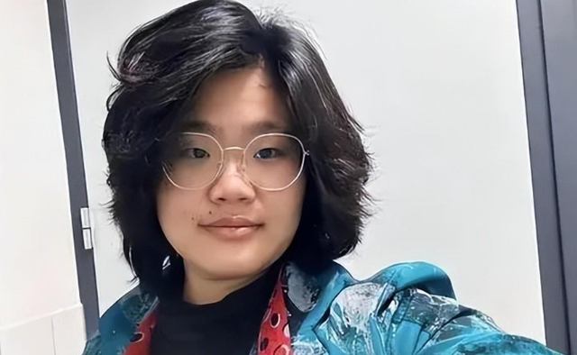 被批“不男不女”的毕凌,把父亲毕福剑所剩无几的体面,撕得稀碎