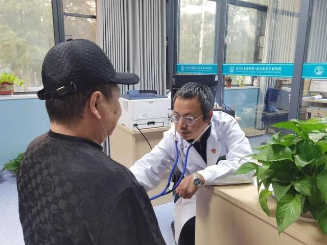 吃素半年,体重超标还营养不良!医生提醒