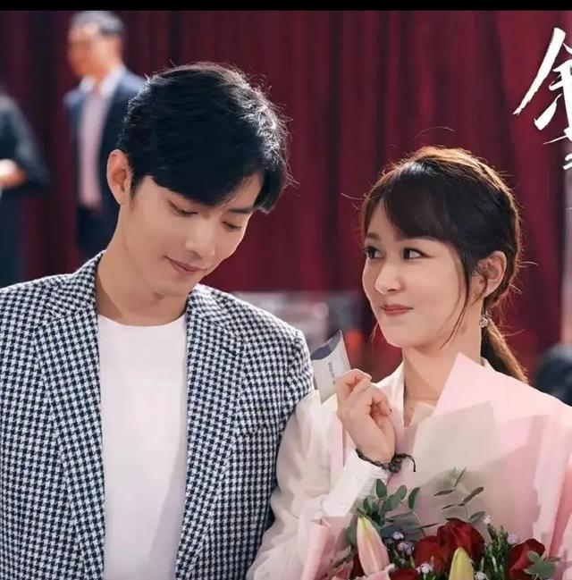 肖战为何给杨紫介绍资源？娱乐圈真有情大揭秘