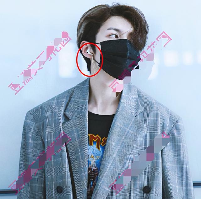 曝19岁灵超与张雅钦恋爱！两人同款被扒，女方曾用其私照当头像