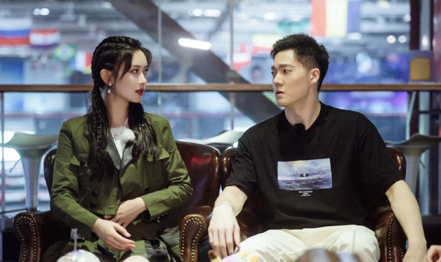 孟子义约会男嘉宾官宣恋情，王厚杰大方晒合影，女友颜值气质出众