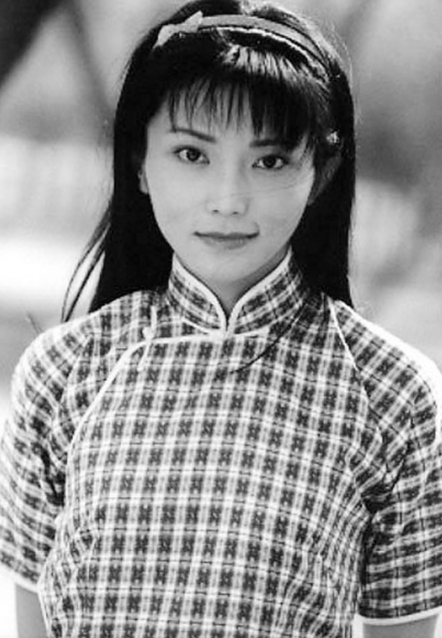 2009年李钰去世，男友汪雨为她扫墓十多年，她凭什么赢了赵薇张敏