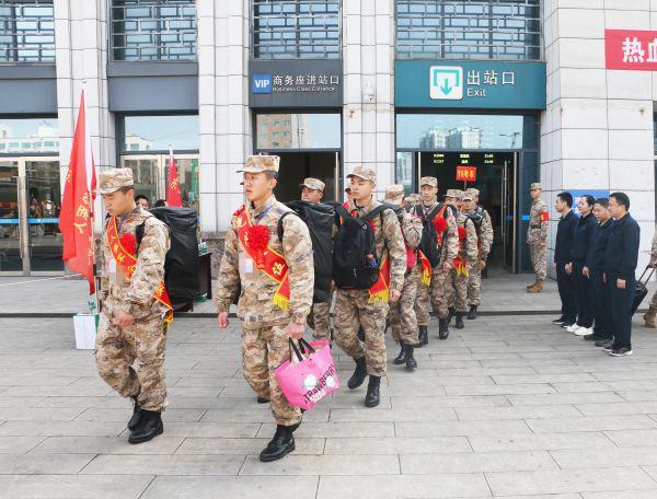 好男儿，去当兵！