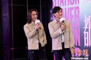 动力火车当(动力火车清唱《当》上演回忆杀 林俊杰等好友祝福巡演启动)