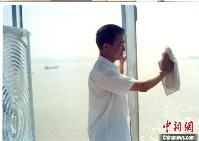 守塔人叶中央去世 曾守护海上灯塔40余载