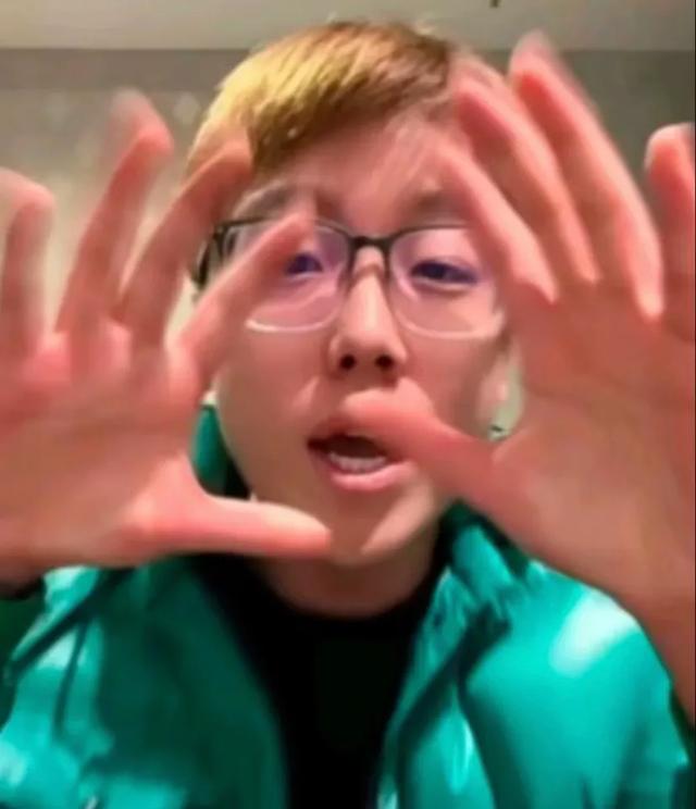 24岁东北普通小伙竟开兰博基尼urus？看完你就明白了