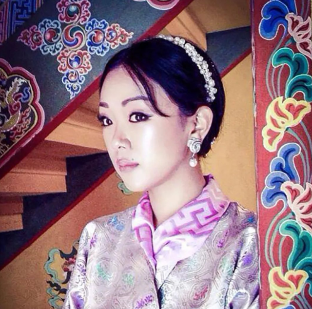 不丹老国王娶4个亲姐妹，个个肤白貌美丹凤眼，生下5颗耀眼明珠