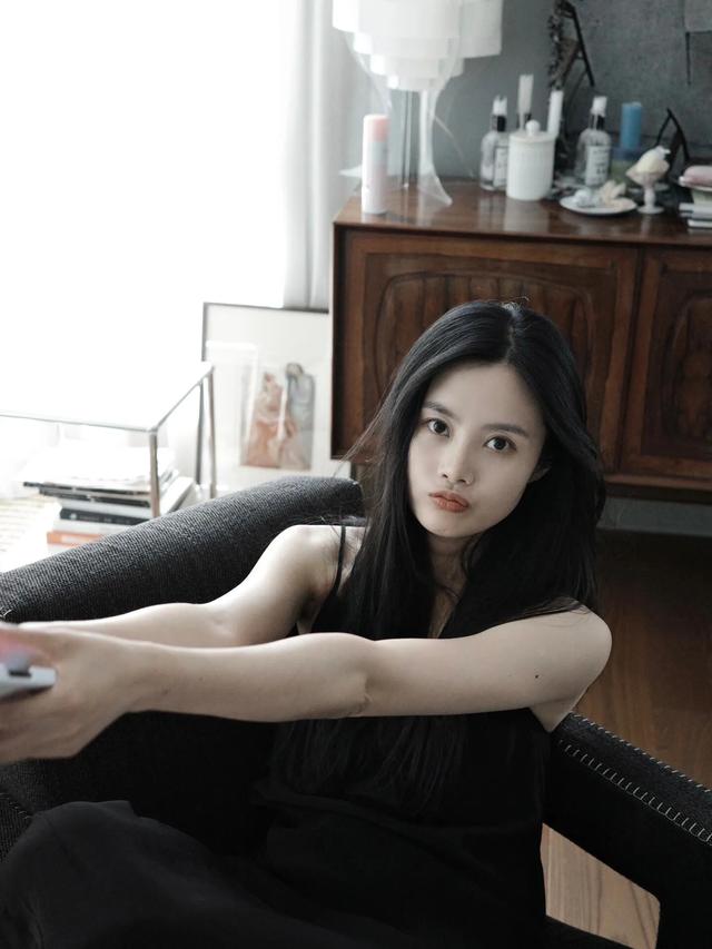 隋雨蒙李光洁享受浪漫二人世界,结婚5周年恩爱甜蜜,俩儿子好帅