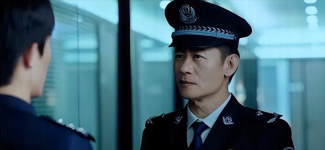 李健:娱乐圈的坚韧行者,用才华书写传奇