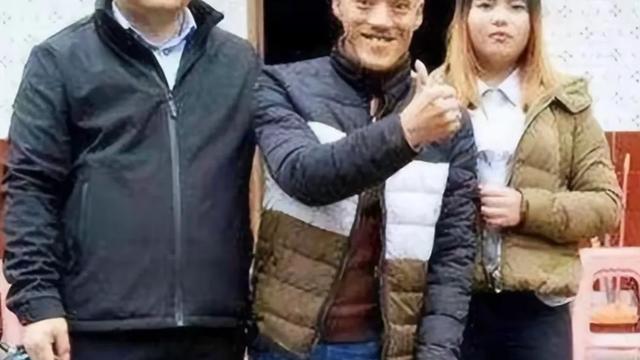 光头强的逆袭：从网红到摩的司机的传奇故事