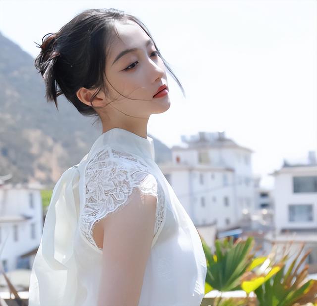 大佬也不敢招惹的3位女星，个个背景深厚，关晓彤根本不算什么