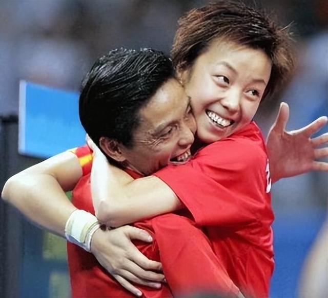 张怡宁：28岁时嫁48岁的300亿富豪，昔日世界冠军做起了家庭主妇