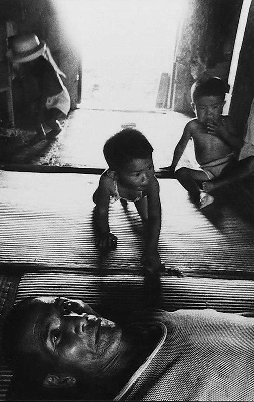 摄影师｜福岛菊次郎：我这25万照片记录下“日本的谎言”