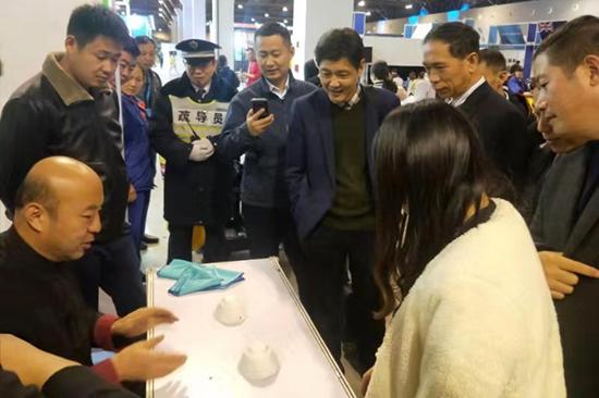 “三仙归洞”第一人王竹红——手速如鬼似魅 指法追光逐电