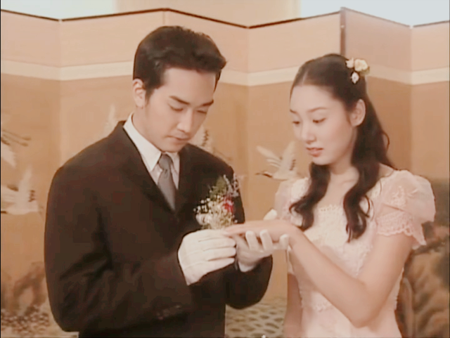 《蓝色生死恋》尹俊熙,和《致青春》林静,是同一类“情圣”