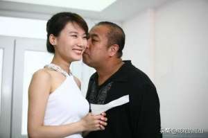 温柔背后(《温柔的背后》这部剧讲的全是婚外，到底是正能量，还是负能量？)