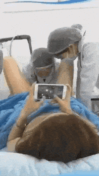 柳岩辽宁春晚小品《大腕来袭》中的护士装，演绎别样美丽