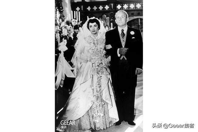 美得萌生出嫁的冲动！盘点20部电影里最经典的婚纱