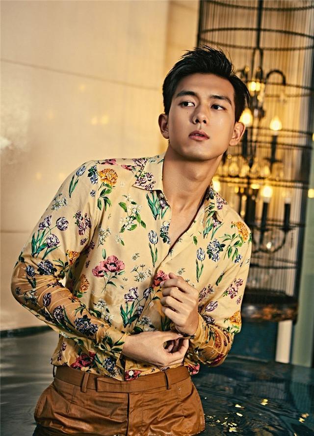 李现结婚了吗女友是谁？李现是富二代吗父母是干什么的家境遭扒