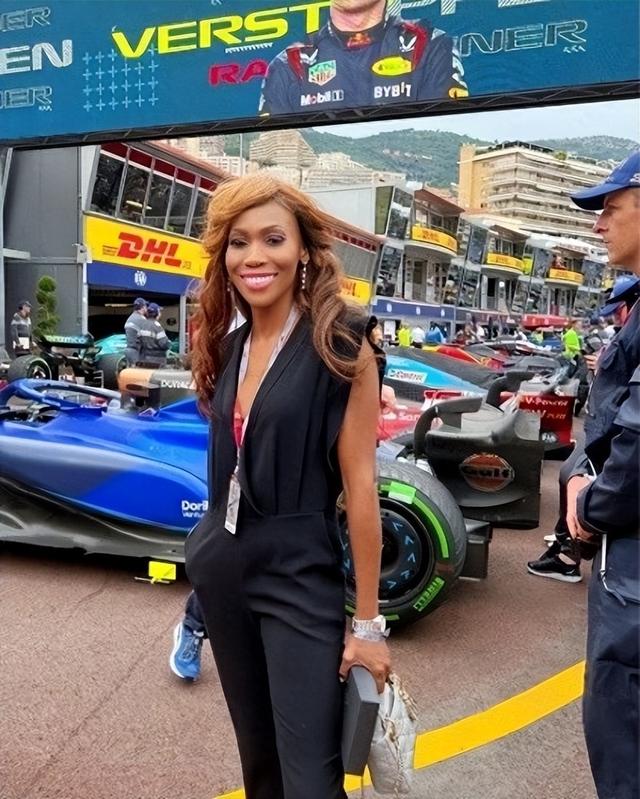 摩纳哥亲王重口味:爱上大嘴空姐,承认私生子,夏琳王妃被她打败