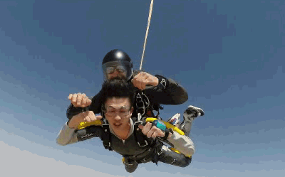 又一超模恋情曝光,和男模车内热吻,男方前女友个个是女神