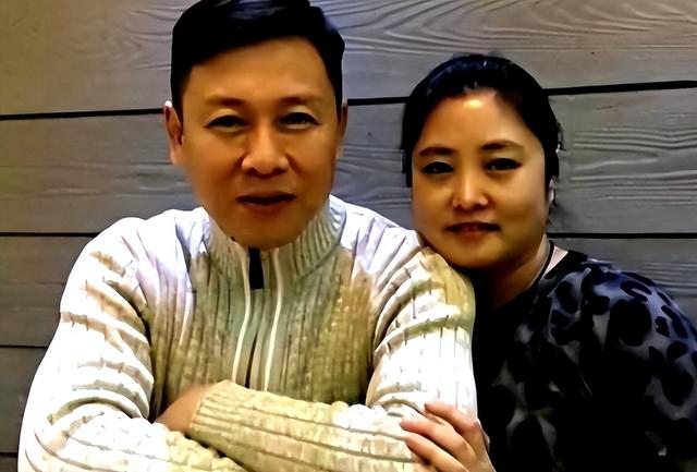 演员胡亚捷：和汤静3次闹离婚，屡败屡战，结果越闹感情越好