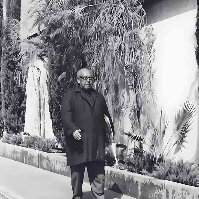 60年代，马鸿逵与重孙女马爱玲留影，曾作恶多端，晚年过得如何