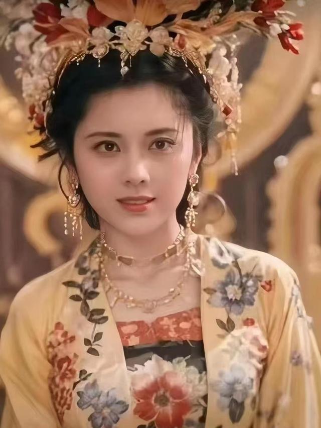 她是中国第一美女,结2次婚都没孩子,如今72岁仍美得让人羡慕!