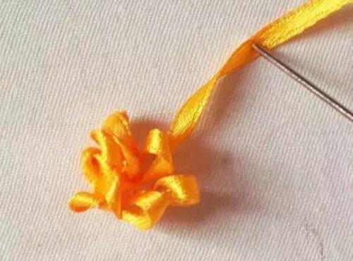 美不胜收的丝带绣,会不会针法都可学会,快收藏!附7款花叶针法