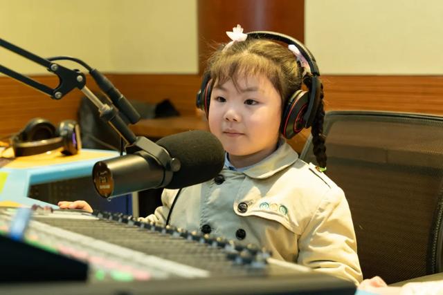 快来围观，萌娃小主播出没！