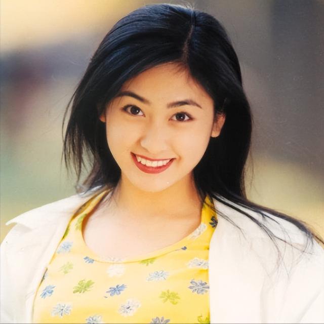 雅琦：11岁出道，与张铁林同居被甩，嫁大23岁老公被宠成公主