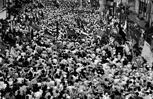 摄影师｜福岛菊次郎：我这25万照片记录下“日本的谎言”