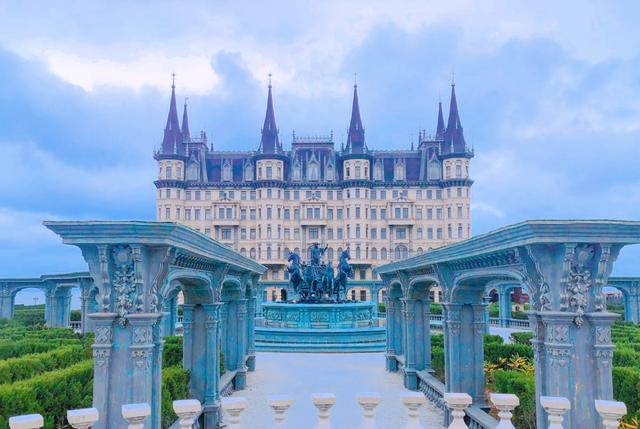 真实存在！《西虹市首富》里的土豪酒店，耗资6亿住一晚500元