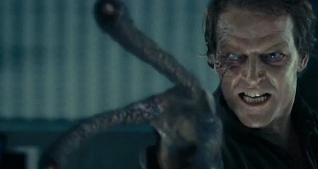 盘点电影生化危机中那些神级的怪物，随便挑出来一个都能碾压人类