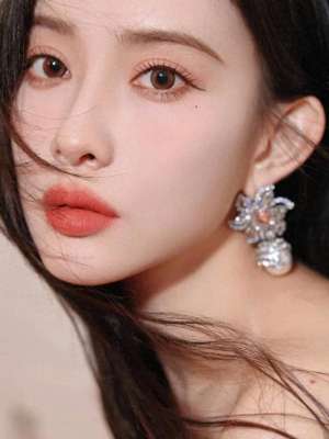 孟子义超话(孟子义：《你好星期六》舞台上的暗夜精灵)