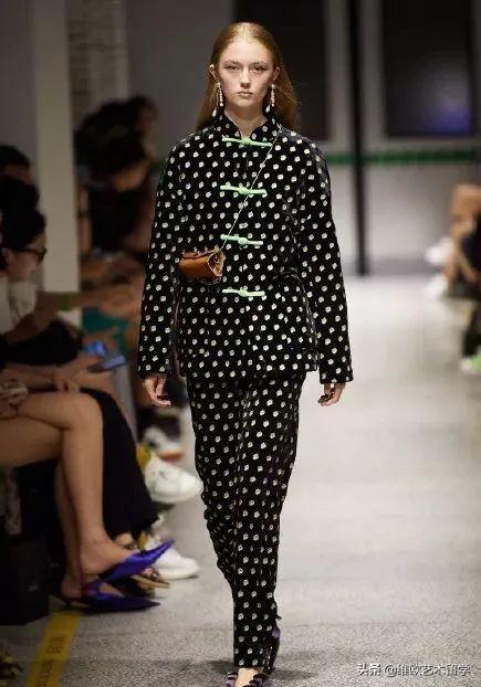 时尚圈当红炸子鸡小叛逆、大妞范的UOOYAA乌丫现在怎么样了