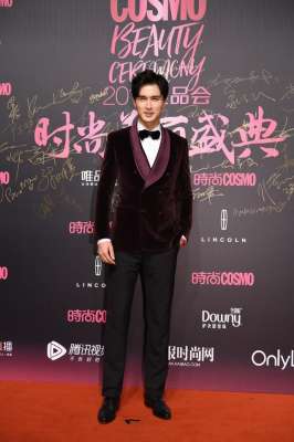 高伟光多高(191身高的高伟光穿西服帅气翻倍，不愧是模特出身，大长腿迷人)