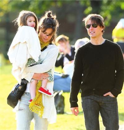 阿汤哥的女儿：18岁身高超过1.7米，长得越来越像母亲很漂亮