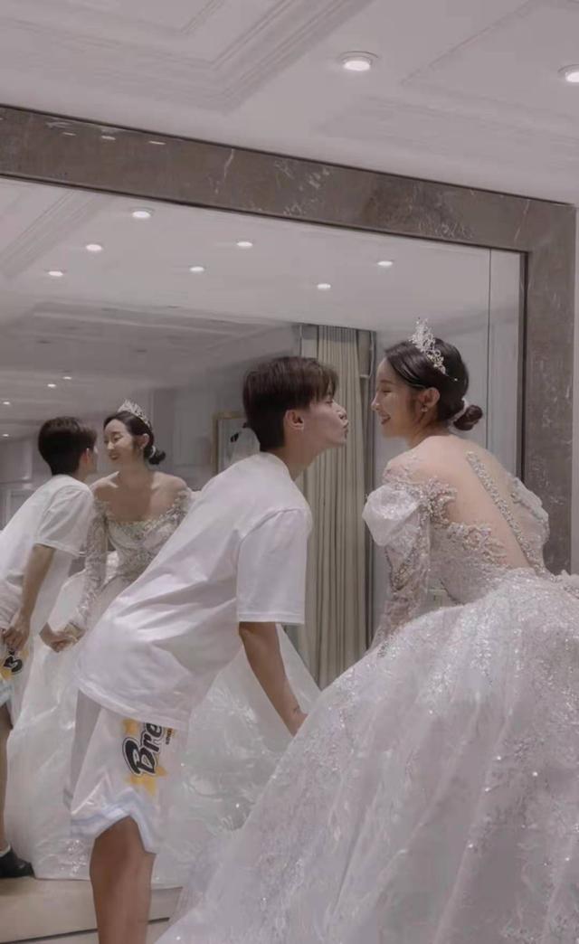 千万粉网红遭前任曝黑料!PUA致女方重度抑郁,还劈腿未成年同性