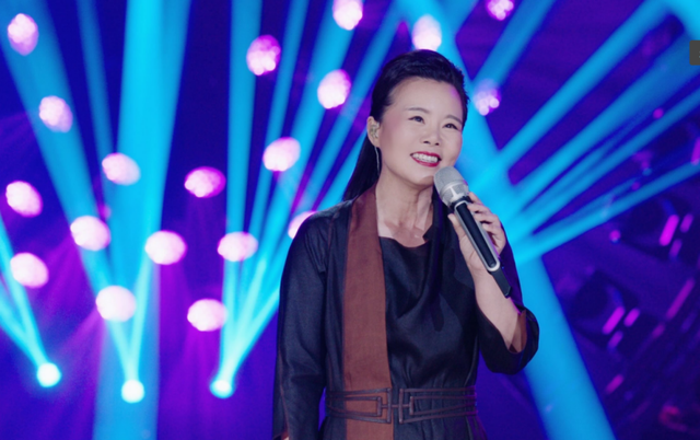 歌手龚琳娜离婚:儿子大了,不再在婚姻中委曲求全