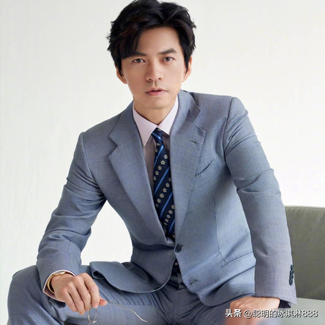 内地乐坛段位最高的8位男歌手排行榜,崔健也仅排在第二位!