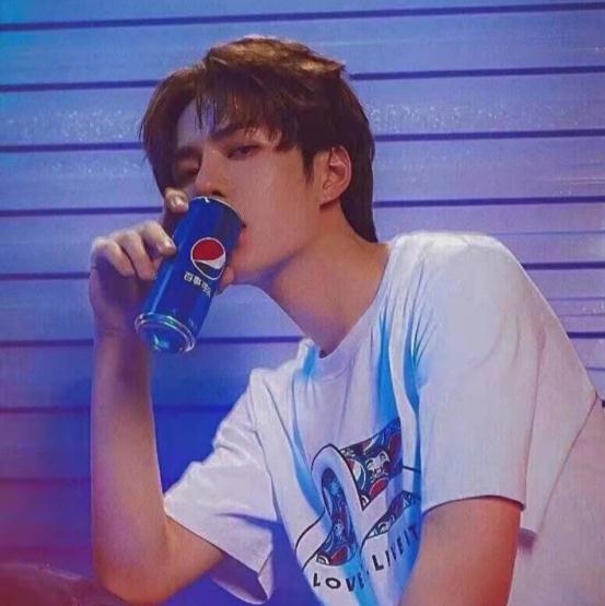 乐华娱乐“编外”艺人，铁打的肖战，流水的“乐华”偶像