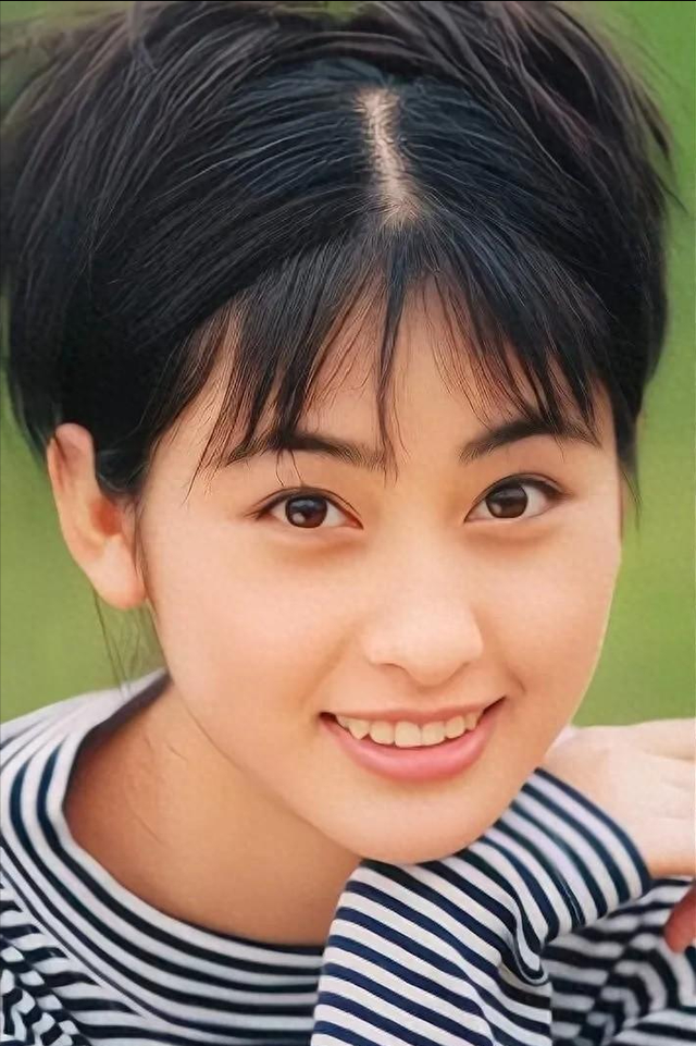 雅琦：11岁出道，与张铁林同居被甩，嫁大23岁老公被宠成公主