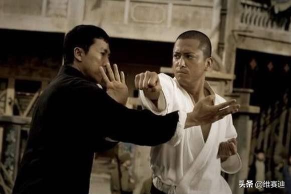 《叶问外传：张天志》：两个对立的主题使得主角人设前后不一