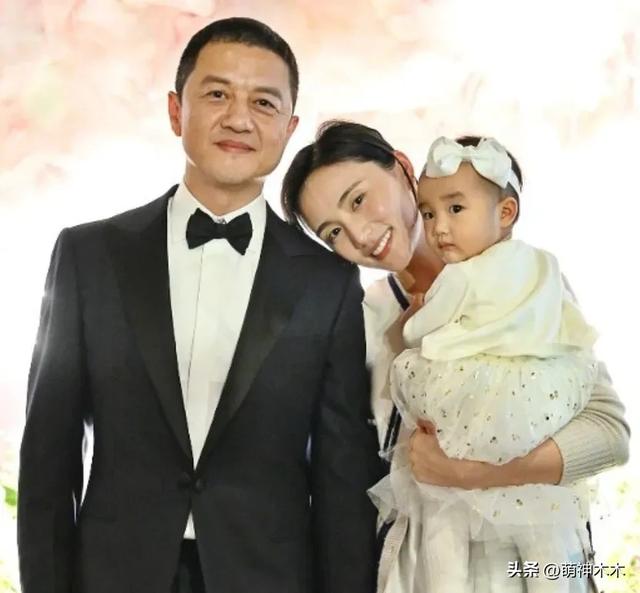 港星郭晋安被曝离婚前转移财产，老夫少妻维持不易，结局多半唏嘘