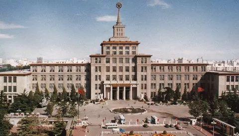 专访新裤子乐队庞宽丨在中国，玩儿乐队到底赚不赚钱？